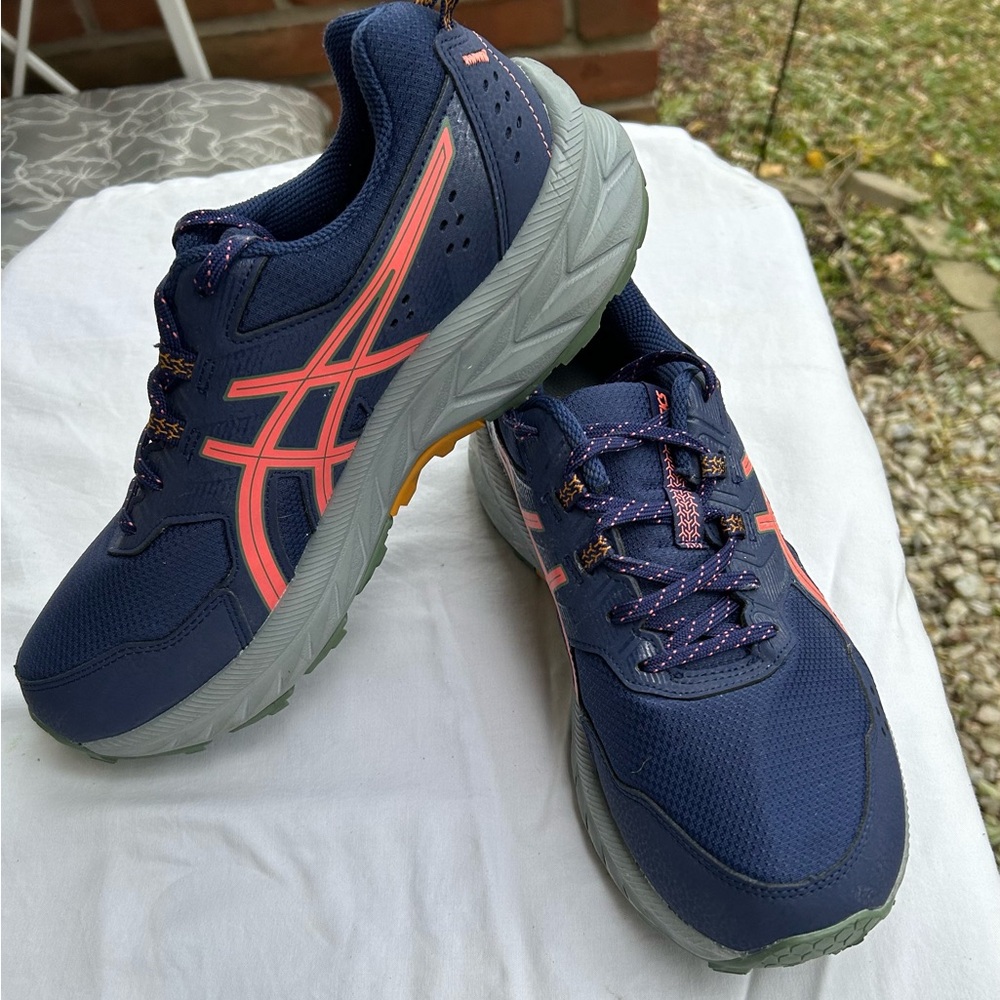 NWOT ASICS Gel Venture 9 Trail Running Shoes Women’s Size 10